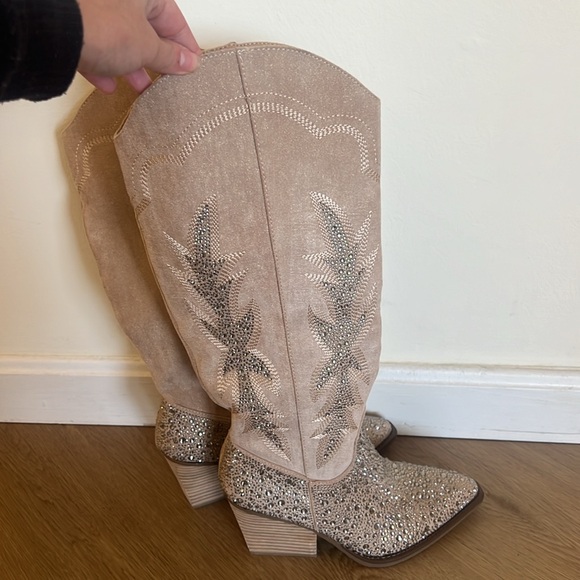 Brand new cowboy boots - Picture 2 of 6